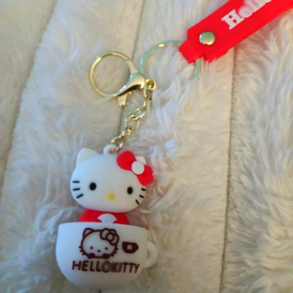 Hello Kitty Keychain - Picture 7 of 7